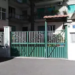 Gigi & Bianca Home
